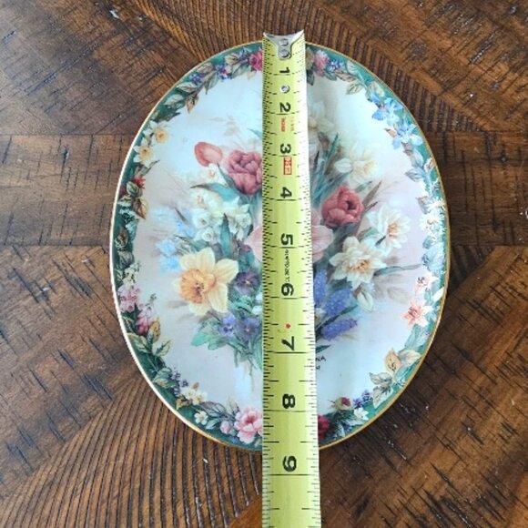Lena Liu Collectible Oval Plate Mint Condition Flowers Floral Cameo Enchantment - Picture 2 of 4